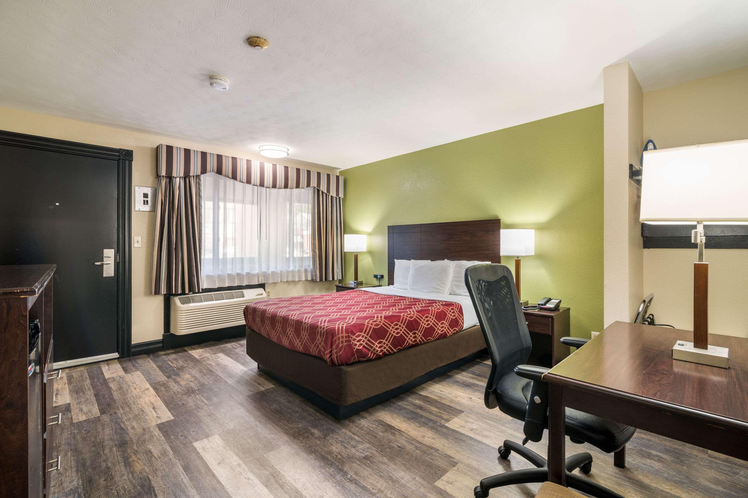 Econo Lodge Boston-Malden Extérieur photo