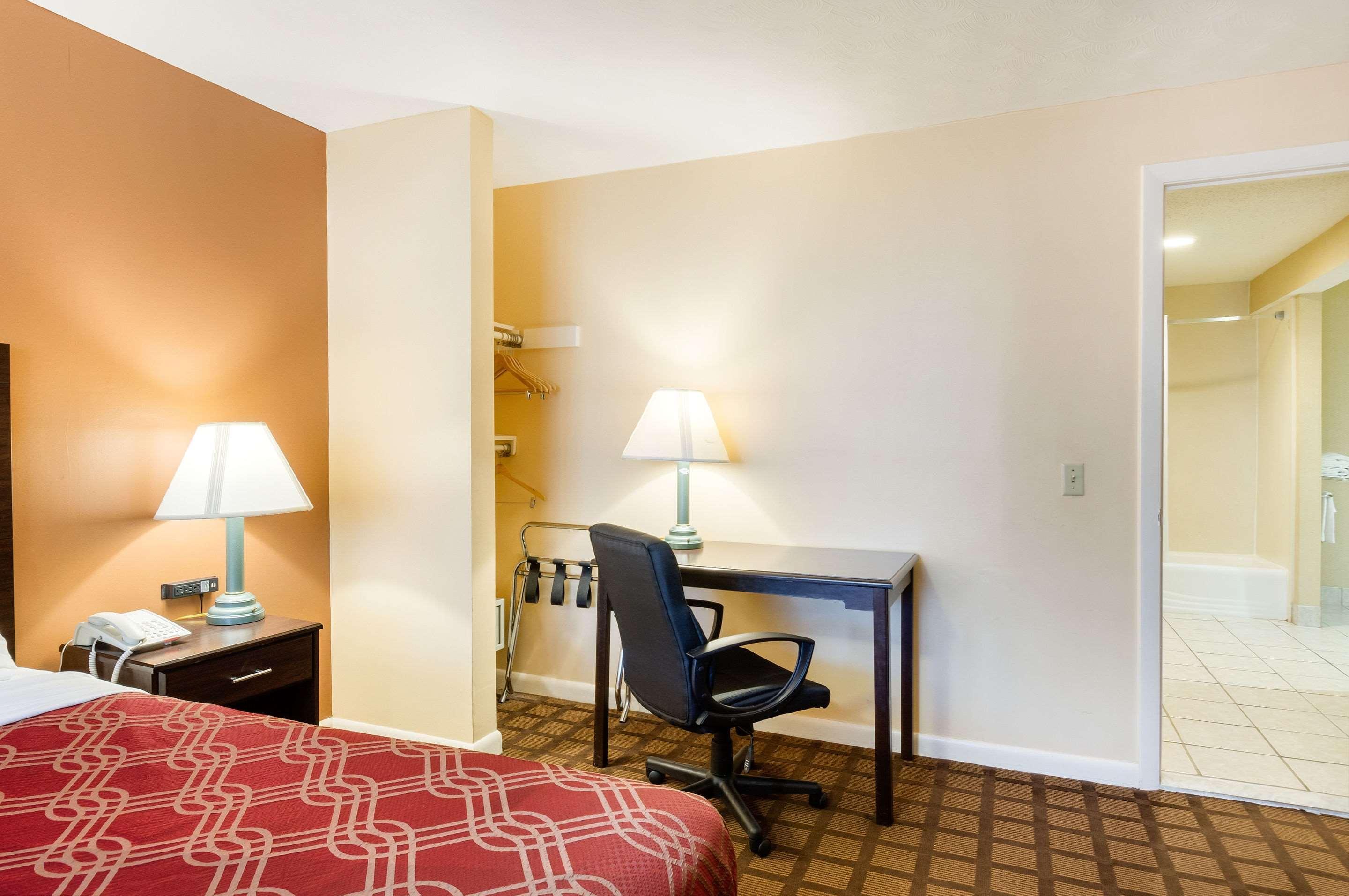 Econo Lodge Boston-Malden Extérieur photo